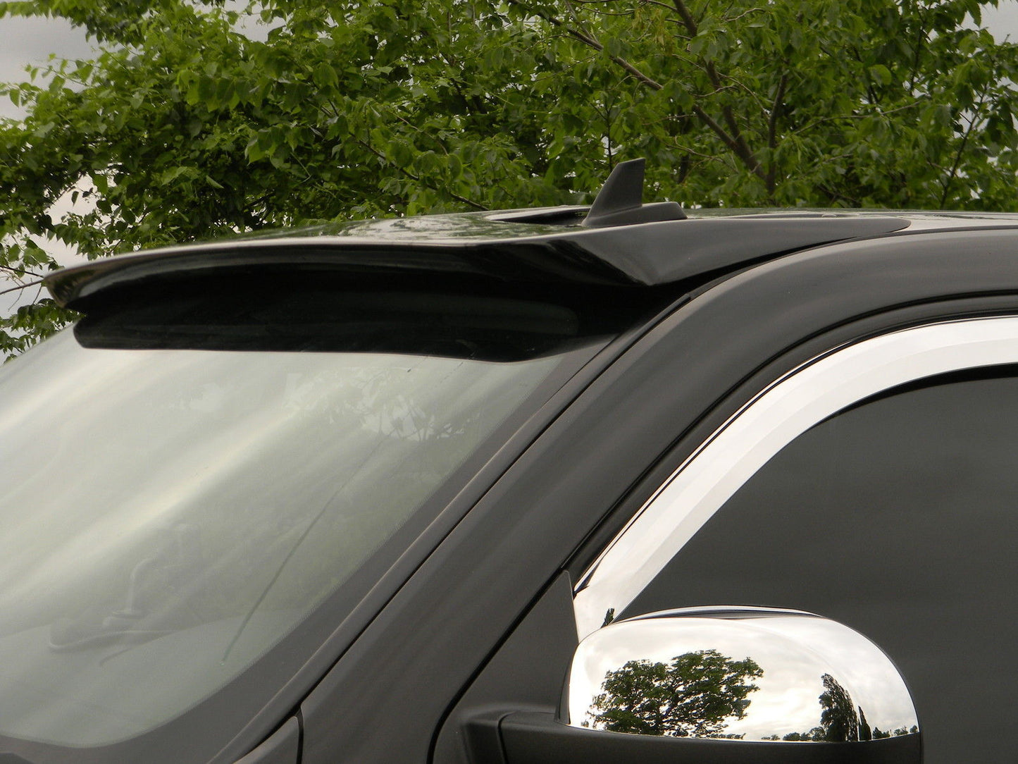 Dodge Ram 1500, 2500, 3500 Lund Style Moon Visor with out Cab Lights (2010-2017)